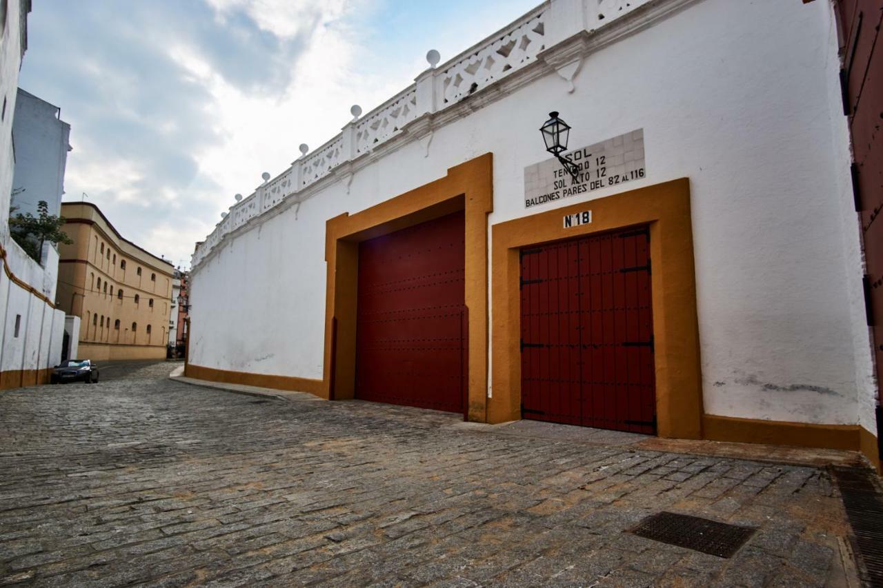 Arenal Carreteria Deluxe Suites By Valcambre Seville Exterior photo